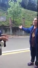 GIANLUCA GRIGNANI GIRA IN STRADA CON CIABATTE E VESTAGLIA COMPLETAMENTE UBRIACO!! VIDEO SHOCK