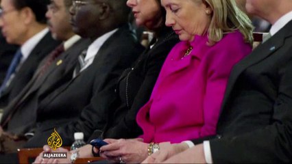 US election 2016: Clinton emails refuse to go away