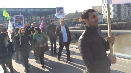 Manifestation de la communauté kurde contre le gouvernement turc