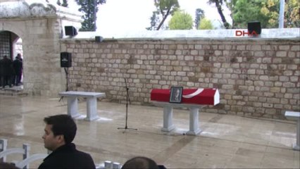 Cumhurbaşkanı ve Başbakan Korkut Özal'ın Cenazesine Katıldı 2