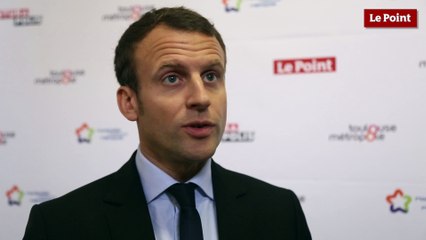 Hollande : Macron appelle à "respecter l'homme et la fonction"