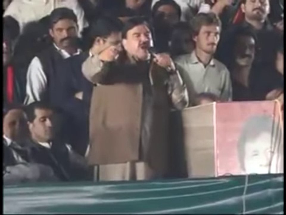 Watch Sheikh Rasheed's taunt to Bilawal for kissing Maulana Fazal ur Rehman