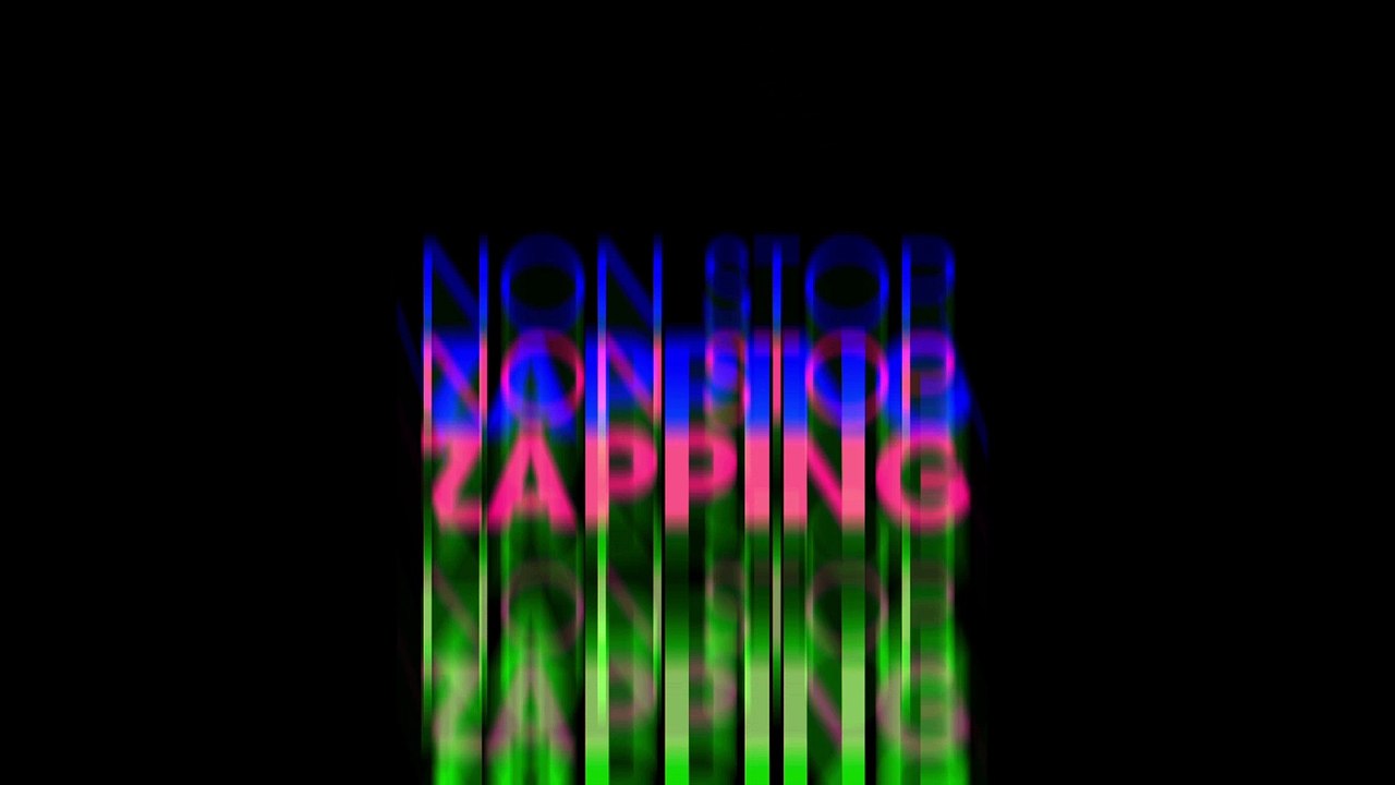 Demi Lovato frappe Sylvester Stallone et le met à terre pendant un match de boxe (vidéo)