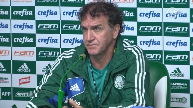 Cuca sinaliza possíveis substitutos de Moisés e brinca com jornalistas