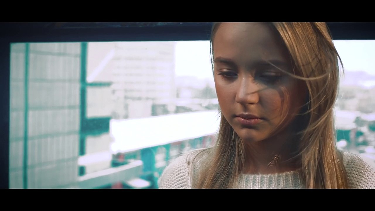 Катя Адушкина & Даша Щербакова - Улететь (клип)