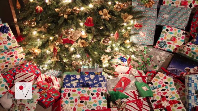 Ways Retailers Make You Spend More During The Holidays