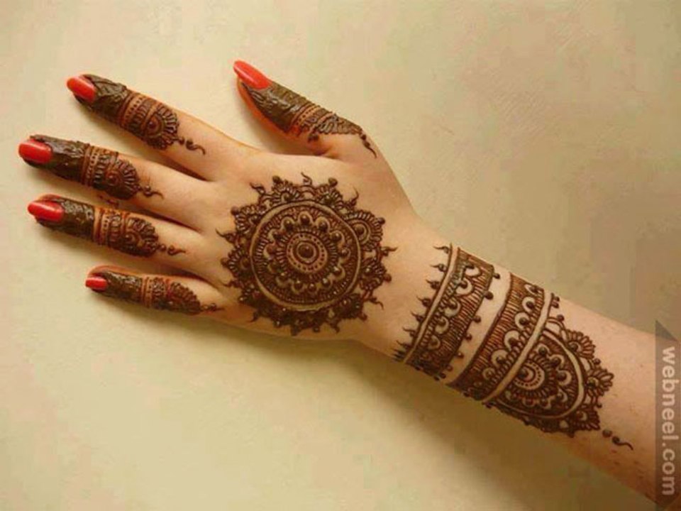 LATEST NEWS PAKISTANI TV-ریلوے کا وزیر اپنی وزارت کی بجاۓ سپریم کورٹ کے باہر وزیراعظم کے خاندان کے دفاع میں مصروف ہے