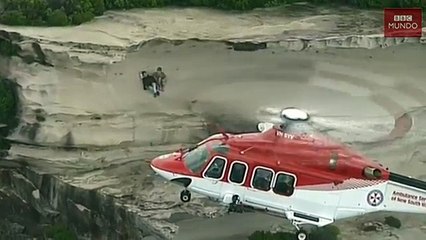Espectacular rescate de dos hombres en un precipicio