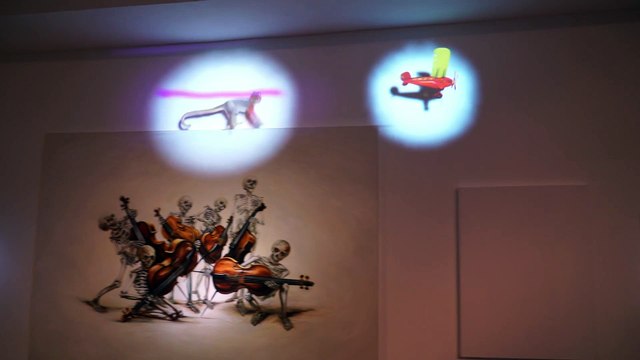 Un mapping vidéo génial qui donne vie à des oeuvres d'art et objets