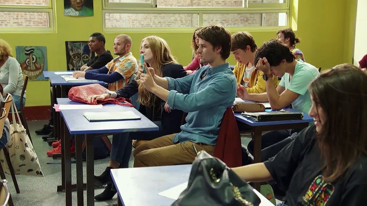 Dailymotion partner watermark  00:2100:55      00:54 Indiscrétion : Le comportement étrange de Julien Indiscrétion : Le comportement étrange de Julien by Plus Belle La Vie 24,782 views 01:09 Indiscrétion : La scène de jalousie de Francesco Indiscrétion :