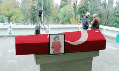 Gönül Ülkü Özcan'ı Bir Avuç İnsan Uğurladı