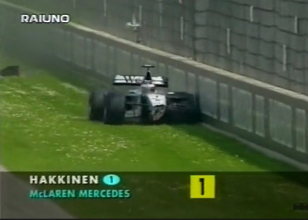 Gp San Marino 1999 - Imola, Hakkinen finisce contro il muro