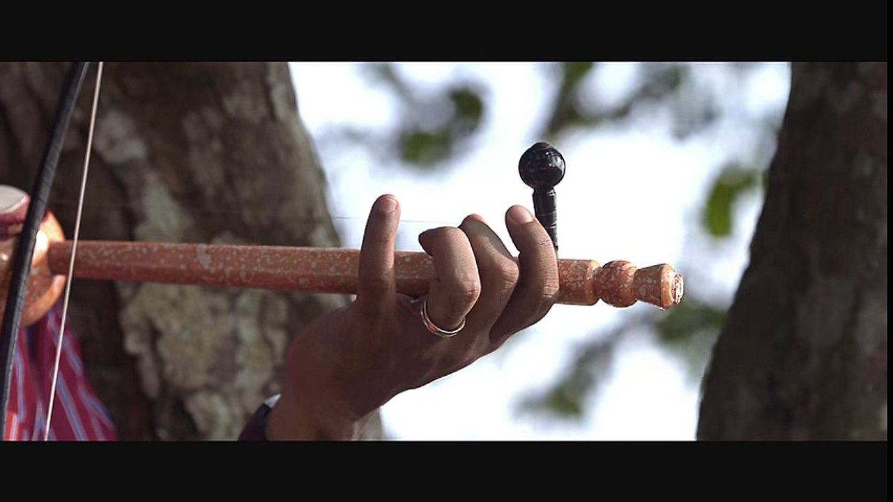 PALLIKKOODAM Official Video Song HD 2016   Kanavin Kanimala Kayari   Vineeth & Anjali Aneesh - YouTube-1