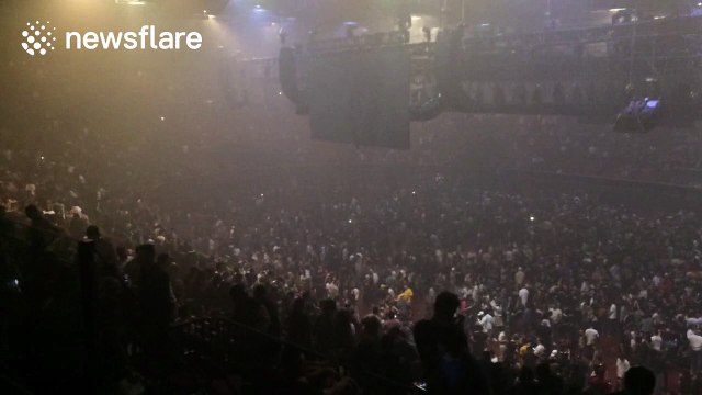 Kanye stops concert mid-song