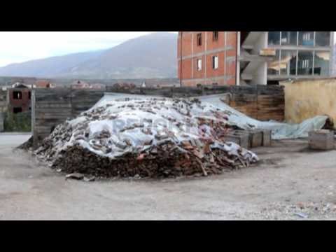 Report TV - Kukës, bien reshjet e para të dëborës Banorët: S’kemi me çfarë të ngrohemi