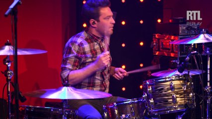 Paradis Secret - Jenifer sur scène dans le Grand Studio RTL