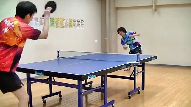 Muhtemelen Daha Önce Böylesini Görmediğiniz Harika Bir Masa Tenisi Performansı