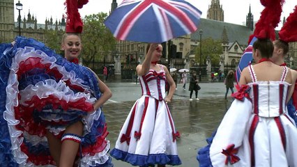 Les danseuses du Moulin Rouge font leur promo à Londres