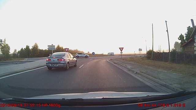 ne sait pas prendre un rond point