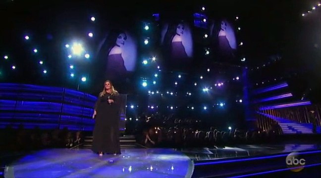 2016 CMA Awards Trisha Yearwood and Garth Brooks