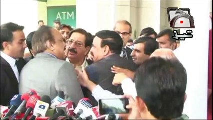 Naeem Ul Haq v Ganda Pur Funny Fight Tezabi Totay Punjabi Totay 2016