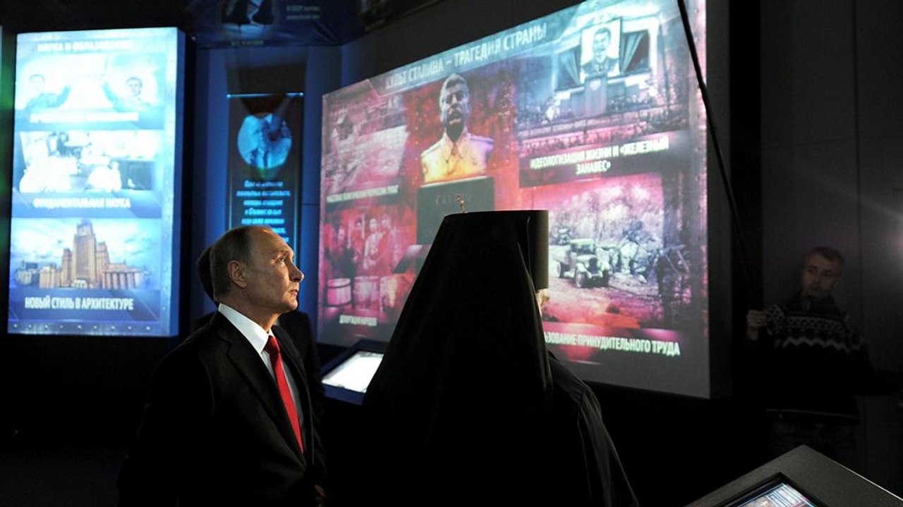 Feierlichkeiten und Proteste am russischen Tag der nationalen Einheit