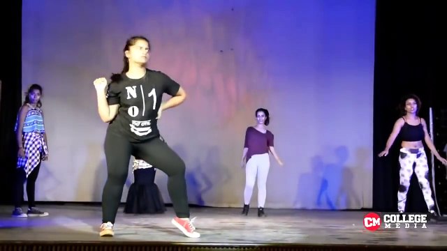 IIT Mumbai and Roorkee Girls Dance at Baby Doll Mood Indigo College Fest