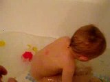 Je m'éclate comme je peux dans mon bain !