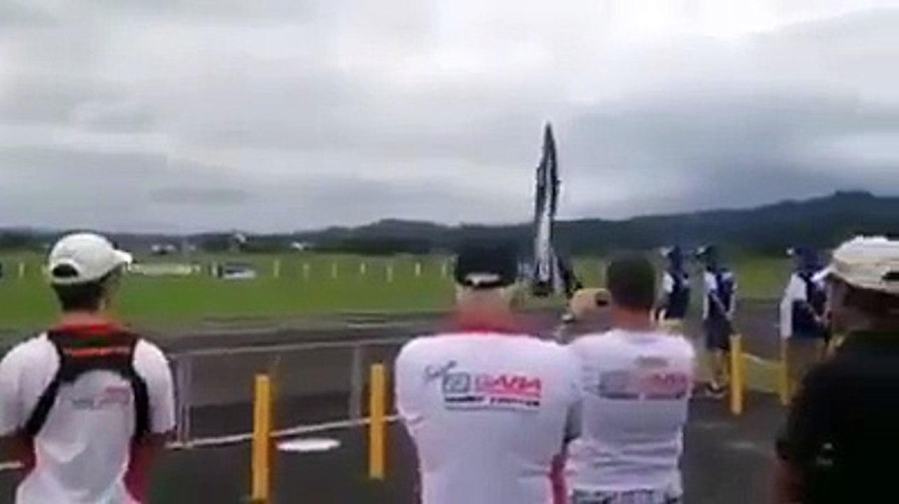 s Russian pilot's skill will blow your mind