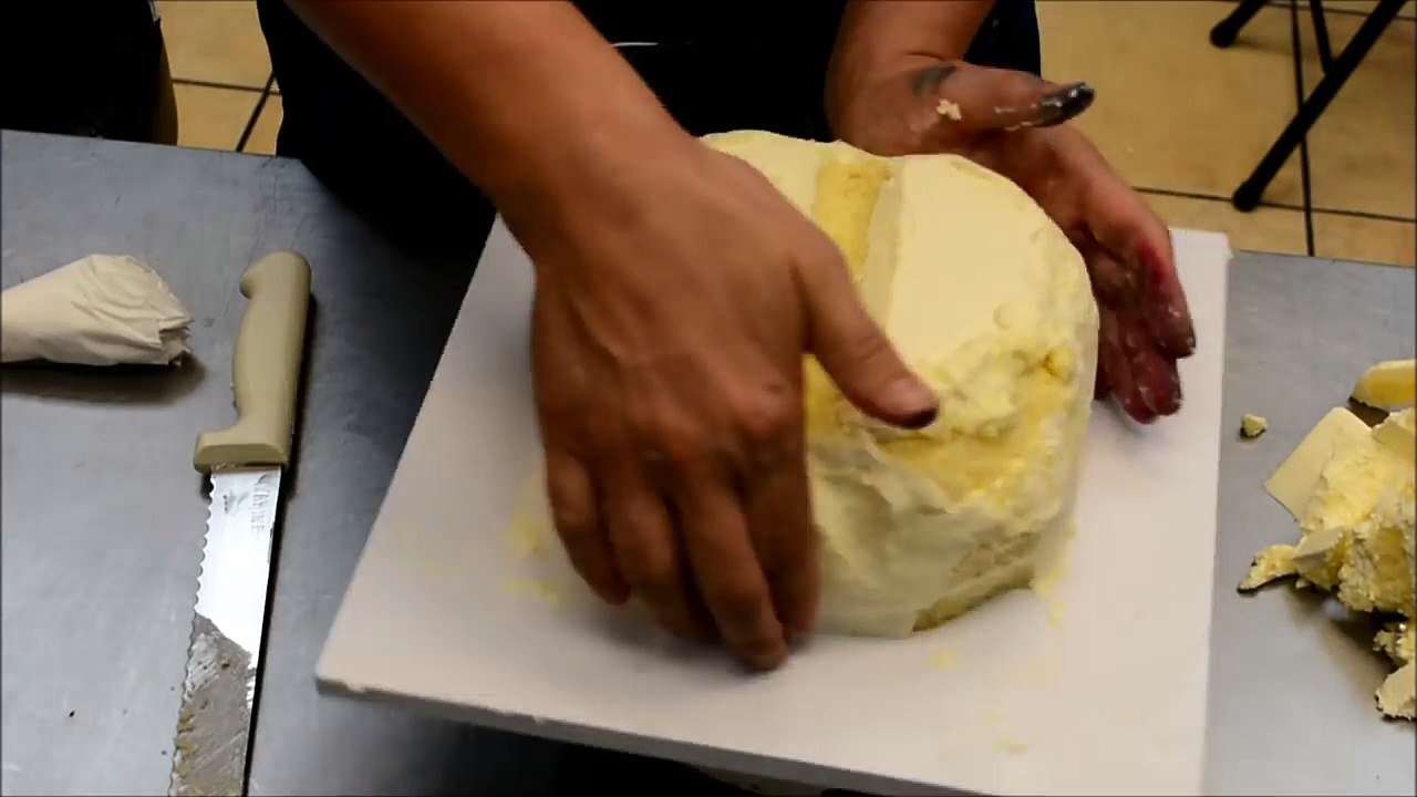 How to make a Halloween Brain Cake - Scary Cake Tutorial