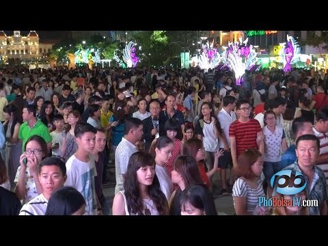 Đêm khai mạc đường hoa Nguyễn Huệ đầy sôi động và náo nhiệt