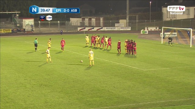 Coup franc à l'entrée de la surface