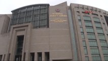 Tutuklanan Cumhuriyet Gazetesi Yöneticileri ve Yazarları Silivri Cezaevine Konuldu