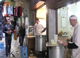 رائحة الأطباق الشعبية تعبق في شوارع قسنطينة الجزائرية