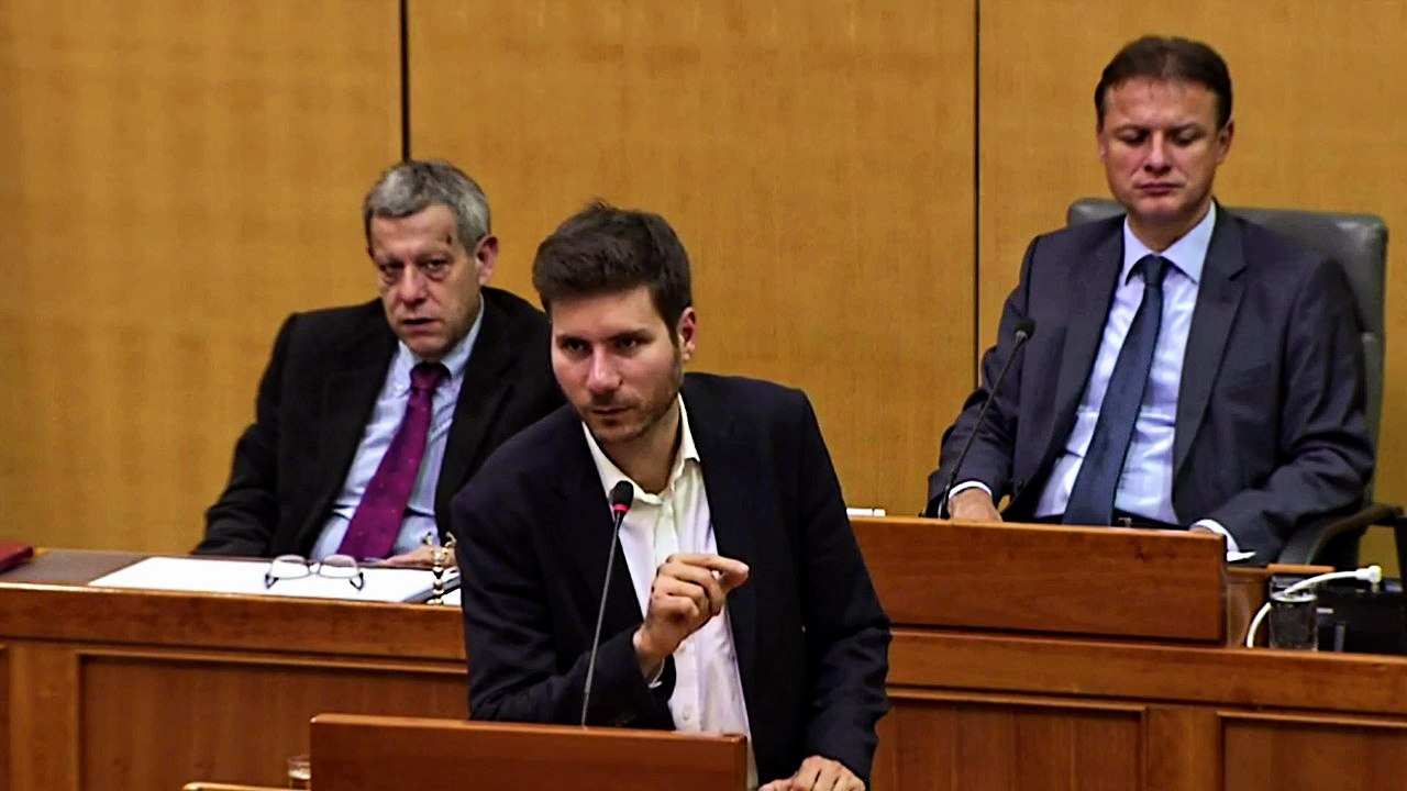 Pernar: "Vlatka Pokos veli: Dikan me zgrabio i izbacio van iz stana!"