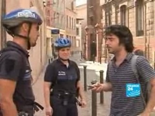 FRANCE24-FR-REPORTAGE-CYCLISTES-IGNORENT-LE-CODE-DE-LA-ROUTE