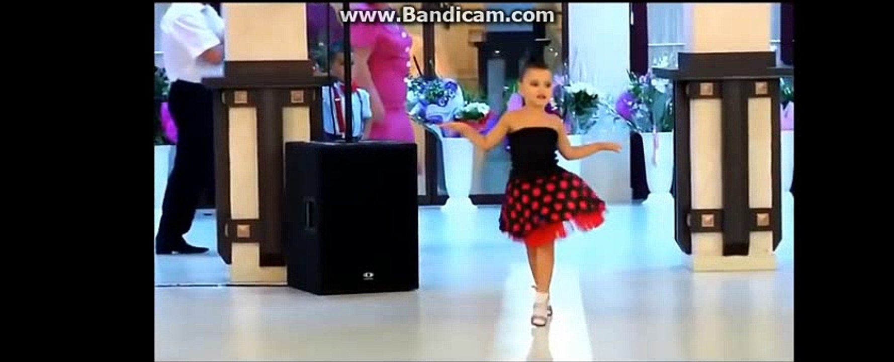 o mere rakse full dance..