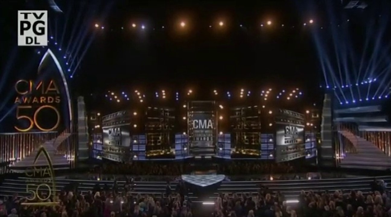 2016 CMA Awards -- Dolly Parton