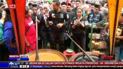 Télécharger la video: Agus Yudhoyono Kunjungi Festival Budaya dan Kuliner Betawi di Batu Ampar