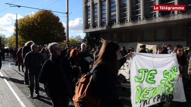 Brest. 500 personnes défilent pour réclamer un toit pour les migrants