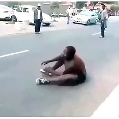 Regardez ce que fait ce gosse c'est hallucinant !