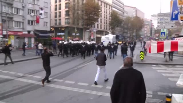Şişli'de, Tutuklanmaları Protesto Eden Gruba Polis Müdahalesi