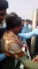 What Actually Imran Khan Did Outside Court Mobile Footage - Video Dailymotion