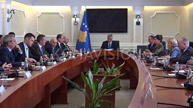 Propozimi i presidentit për ulje të numrit të deputetëve pritet me dyshime