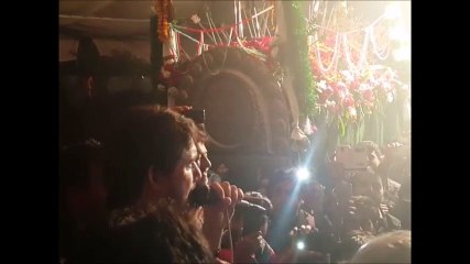 Farhan Ali Waris paying tribute to Danish Jafari brother of Noha Khuwan Fahim Jafri