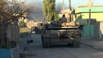 Forças iraquianas combatem 'casa por casa' em Mossul