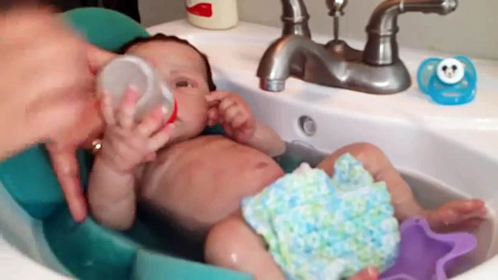 ⁣Силиконовая КУКЛА МЛАДЕНЕЦ любит купаться. Silicone BABY DOLL loves to swim.