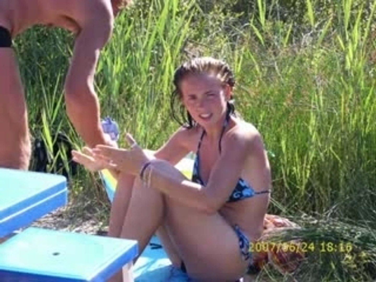 famille et amie a la plage