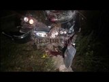 Report TV - Aksident në Pogradec, makina përplaset me traktorin, një i vdekur