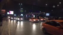 Atatürk Havalimanında Polisin Dur Ihtarına Uymayan Iki Kişi Yakalandı